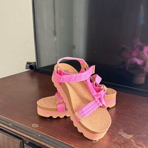 Reef Pink Strappy Sandals